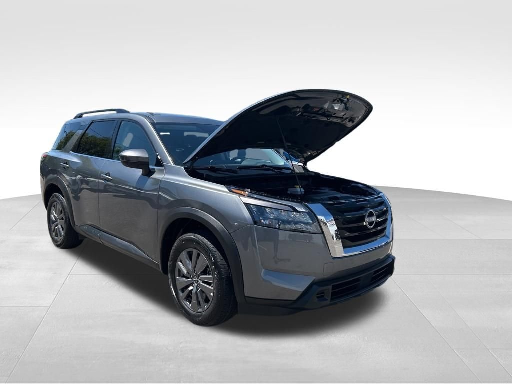 Used 2025 Gray Nissan SV image 9