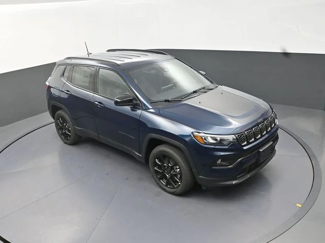 New 2026 Fathom Blue Pearl-Coat Exterior Paint Jeep Latitude image 11