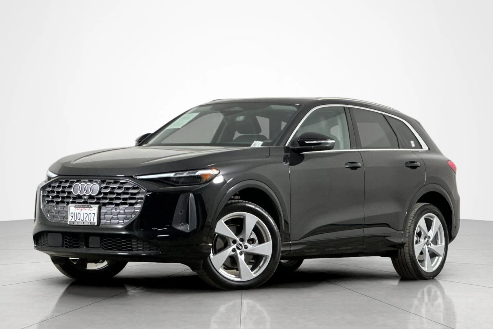 2025 Audi Q5 40 Premium Plus's photo