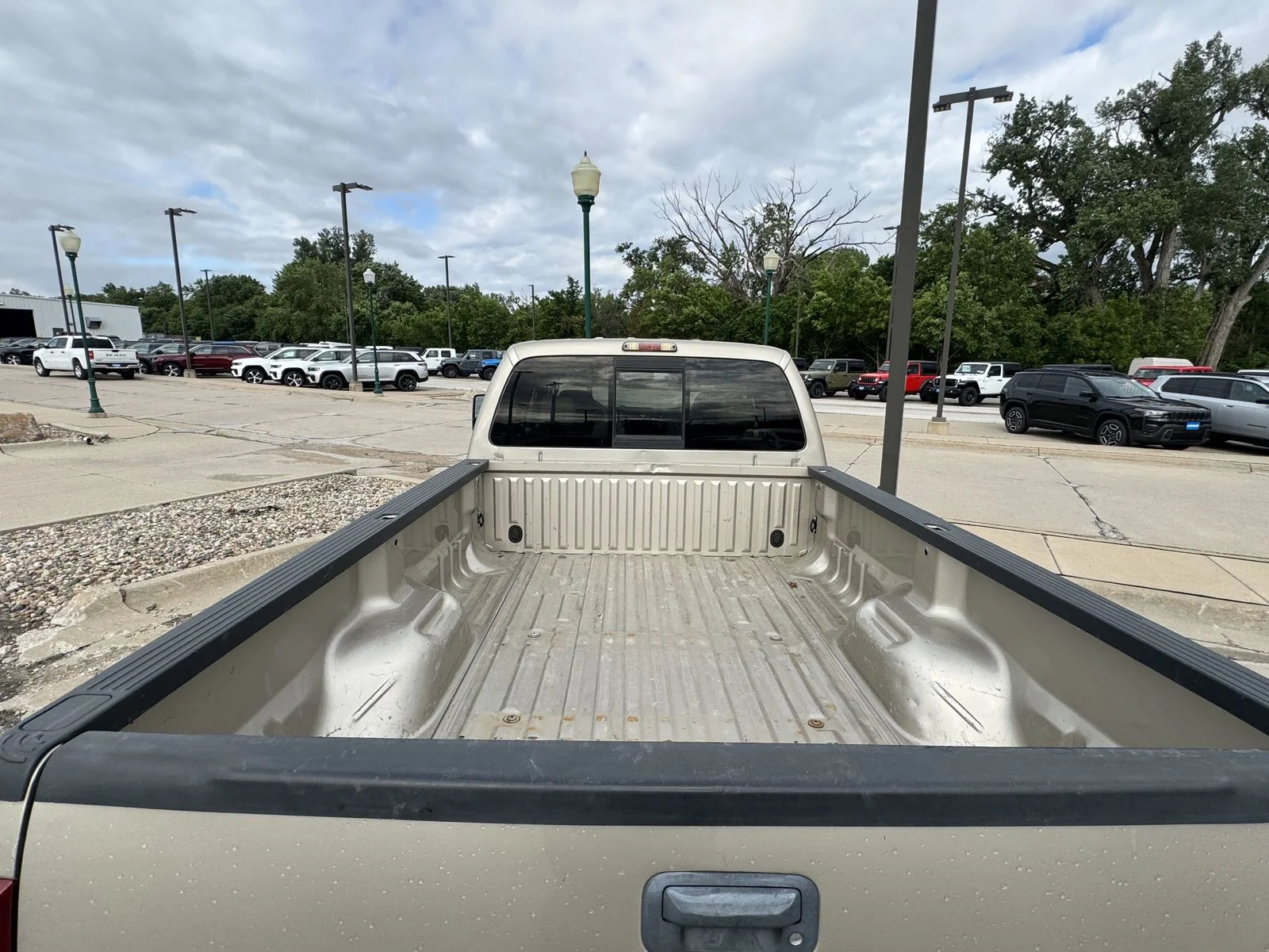 Used 2010 Beige Ford Lariat image 3