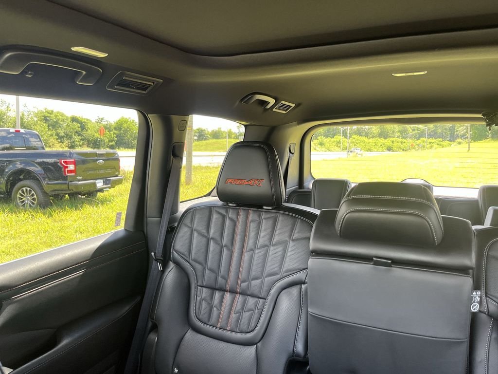 Used 2025 White Nissan PRO-4X image 12