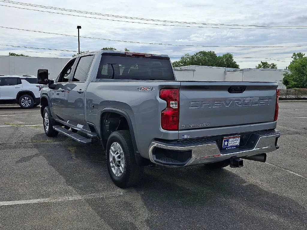 Used 2025 Sterling Gray Metallic Chevrolet LT image 9