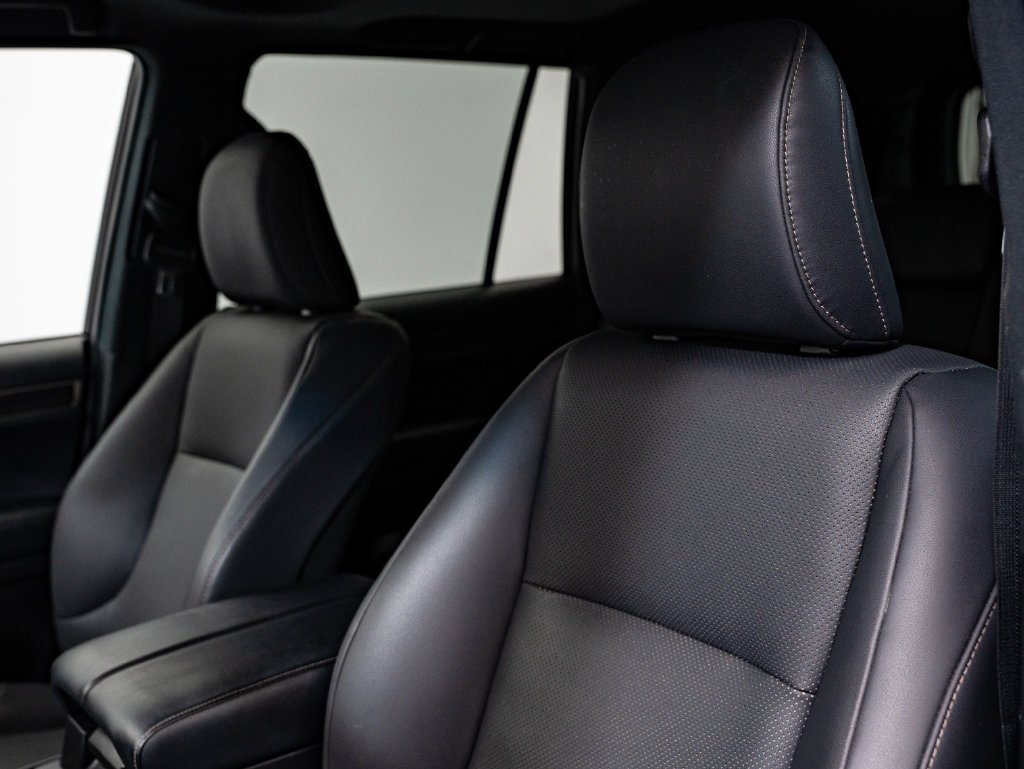 Used 2021 Black Lexus 460 image 23