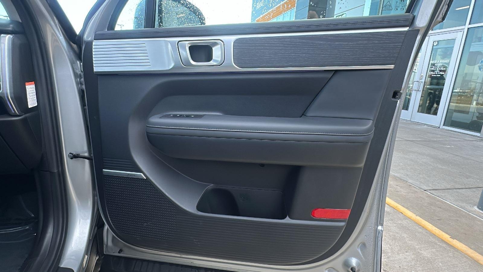 New 2025 Shimmering Silver Hyundai Limited image 42