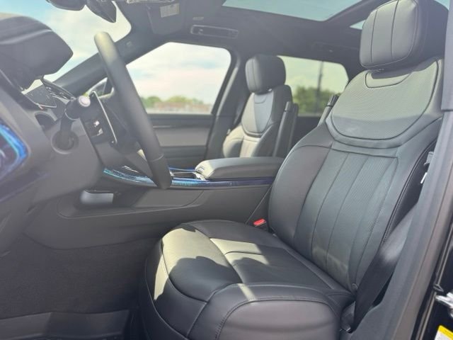 New 2026 Santorini Black Land Rover SE image 14