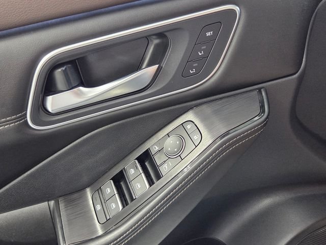 Used 2023 Gray Nissan Platinum image 32
