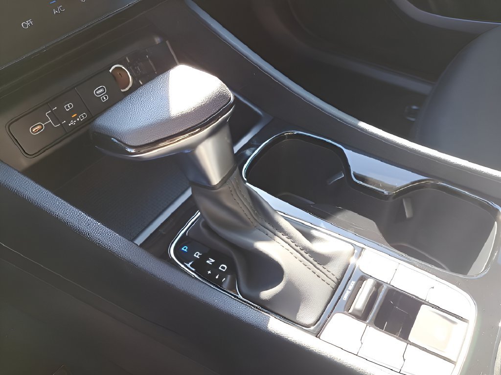 Used 2026 Green Hyundai SEL image 29