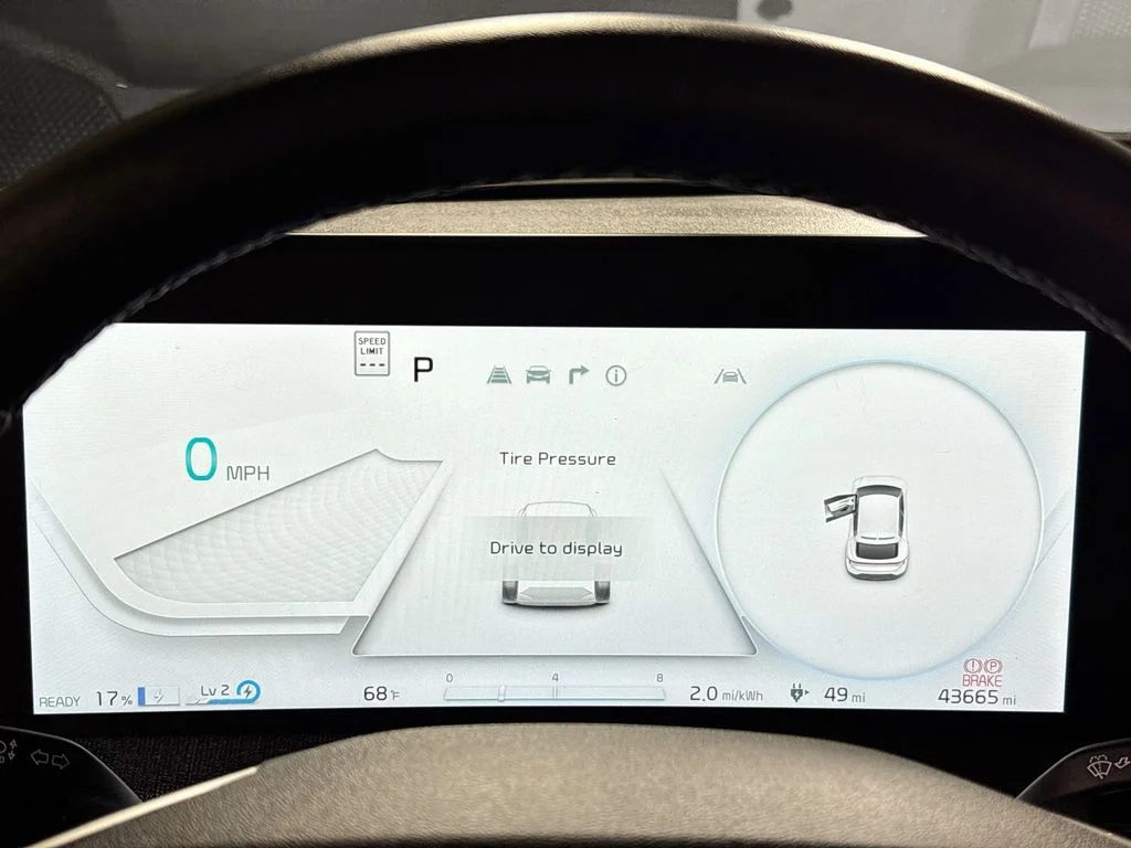 Used 2023 White Kia Wind image 14