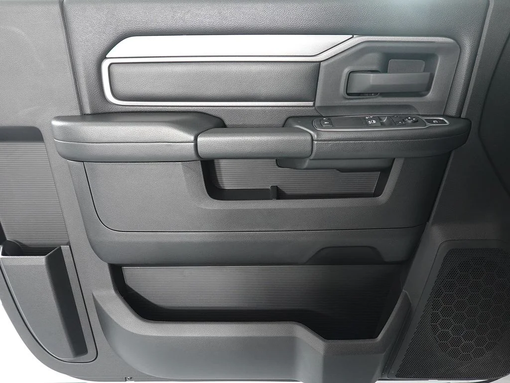 2024 RAM 3500 Tradesman - Photo 10