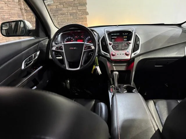Used 2014 Champagne Silver Metallic GMC SLT-1 image 26
