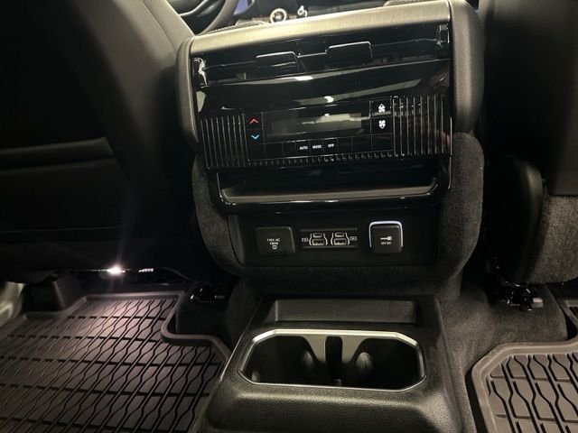 New 2026 Fathom Blue Pearlcoat Jeep Upland image 25