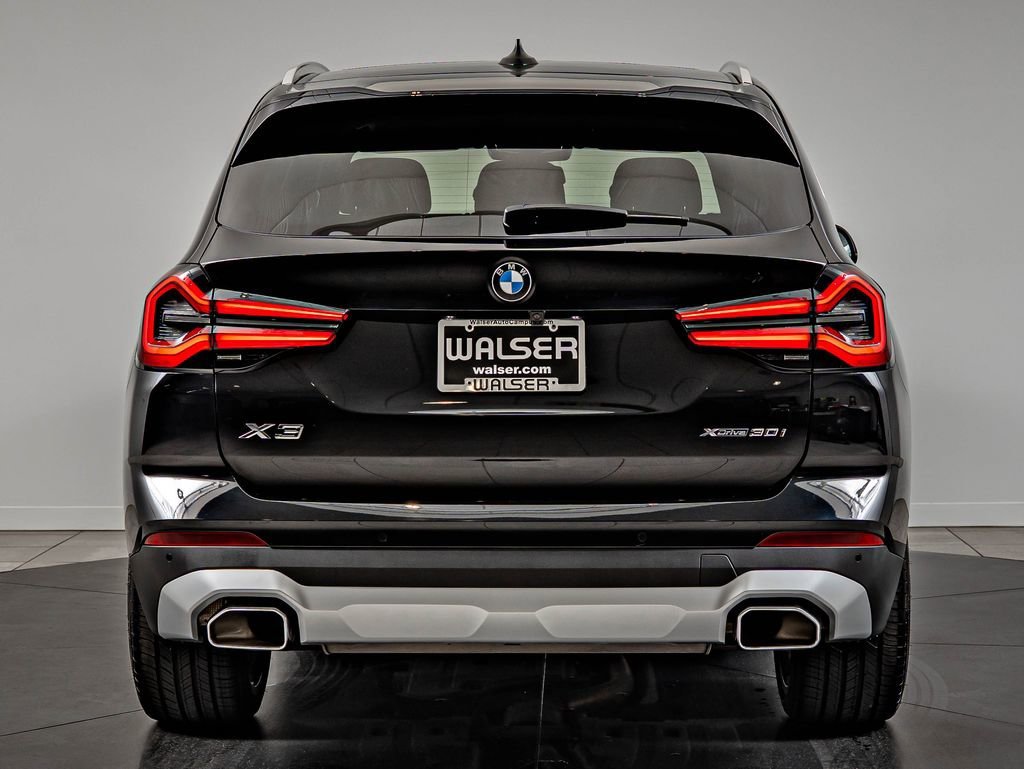 Used 2024 Jet Black BMW xDrive30i image 6