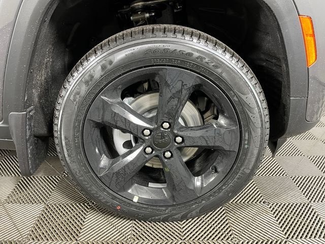 New 2026 Baltic Gray Metallic Clearcoat Jeep Limited image 5