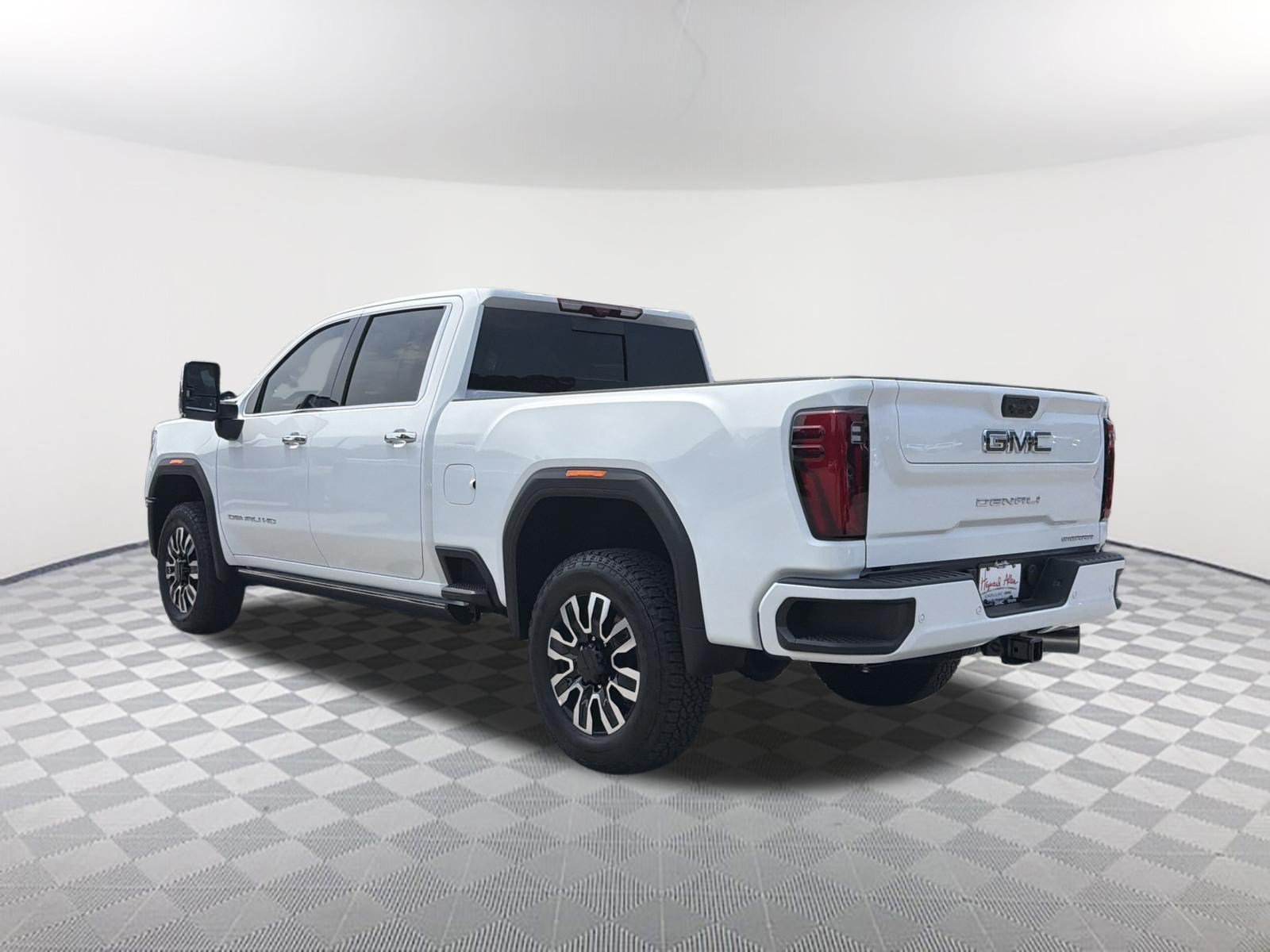 2026 GMC Sierra 2500HD Denali Ultimate - Photo 3