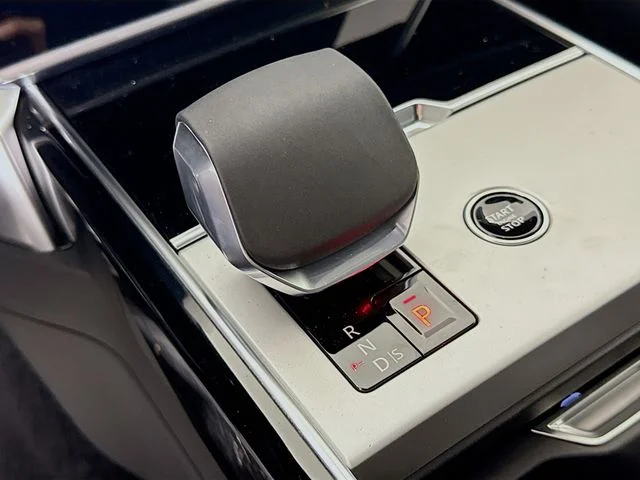 New 2026 Fuji White Land Rover SE image 19