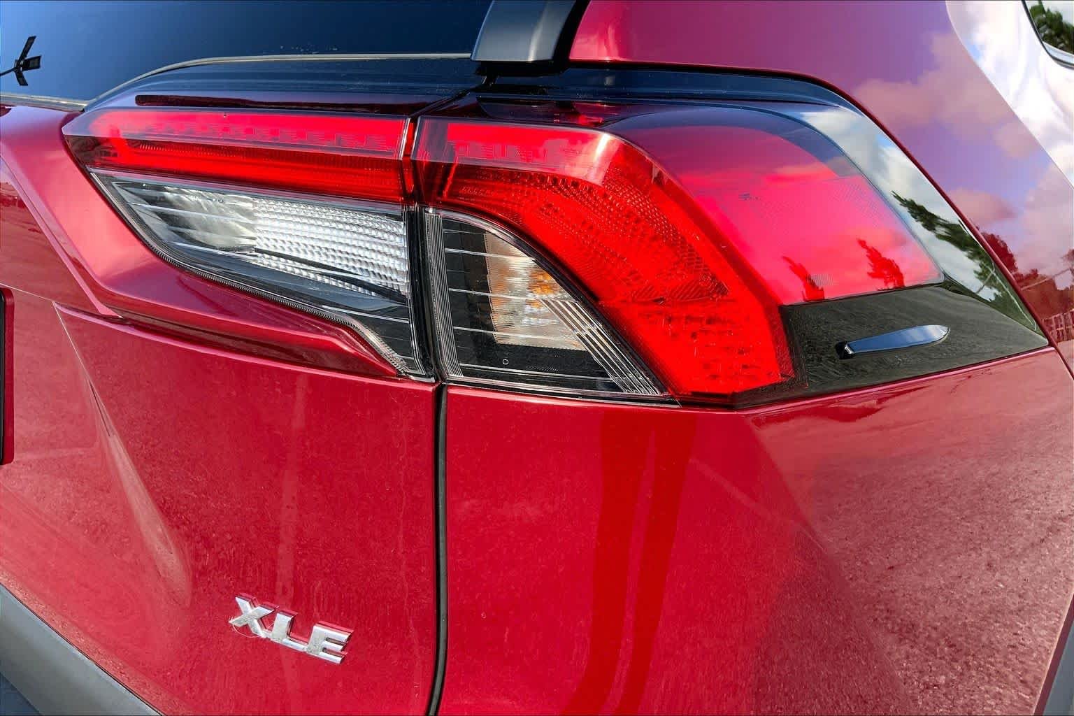 Used 2024 Ruby Flare Pearl Toyota XLE Premium image 30