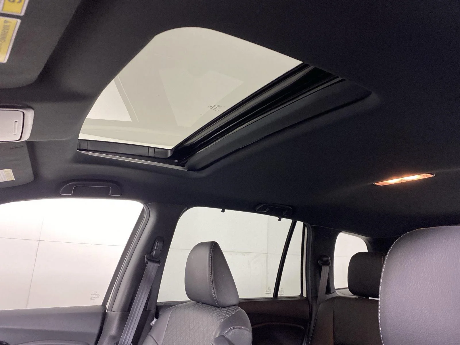 Used 2019 White Diamond Pearl Honda Touring image 14