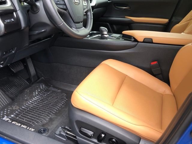 Certified Used 2025  Lexus 300h Premium image 22