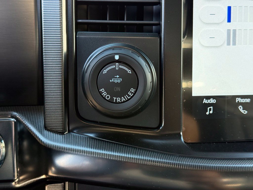 New 2026 Star White Metallic Tri-Coat Ford Platinum® image 13