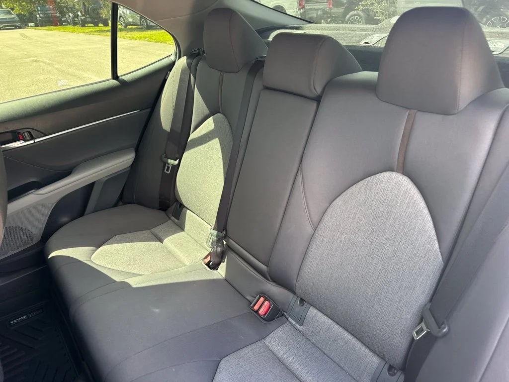 Used 2018 Gray Toyota LE image 11