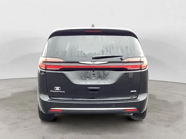 New 2026 Diamond Black Chrysler SELECT AWD image 5