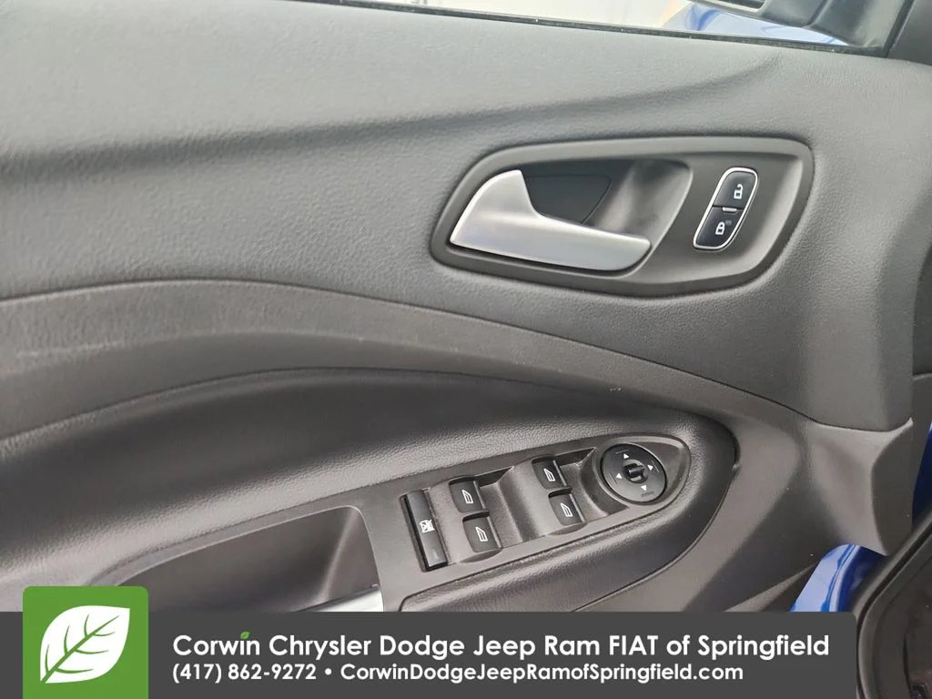 Used 2018 Blue Ford SE image 21