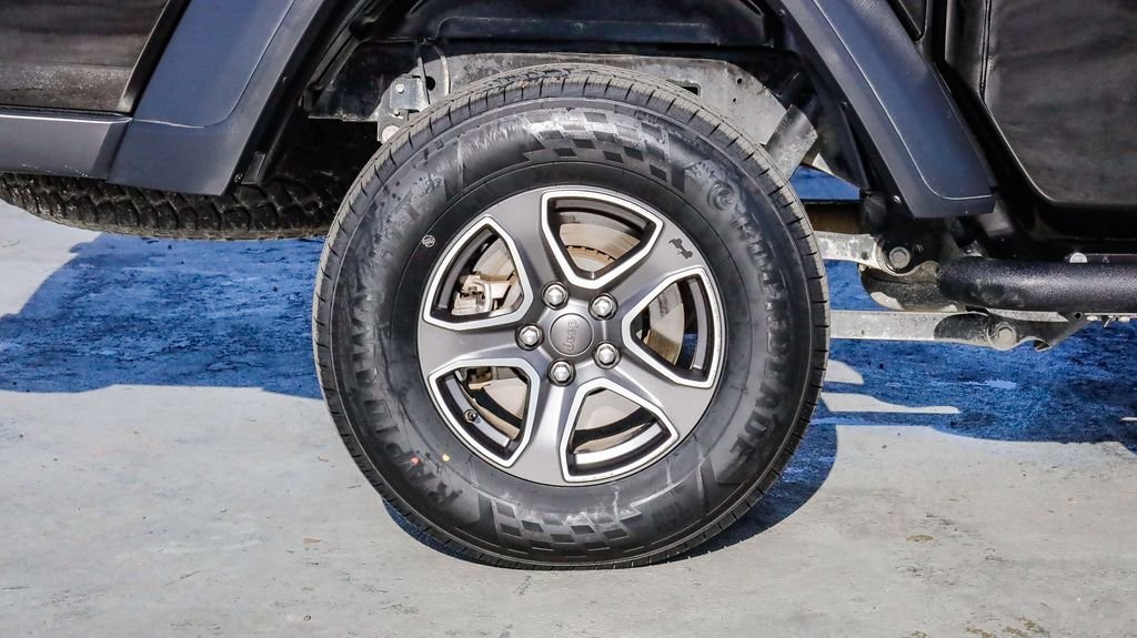 Used 2021 Black Clearcoat Jeep Sport image 12