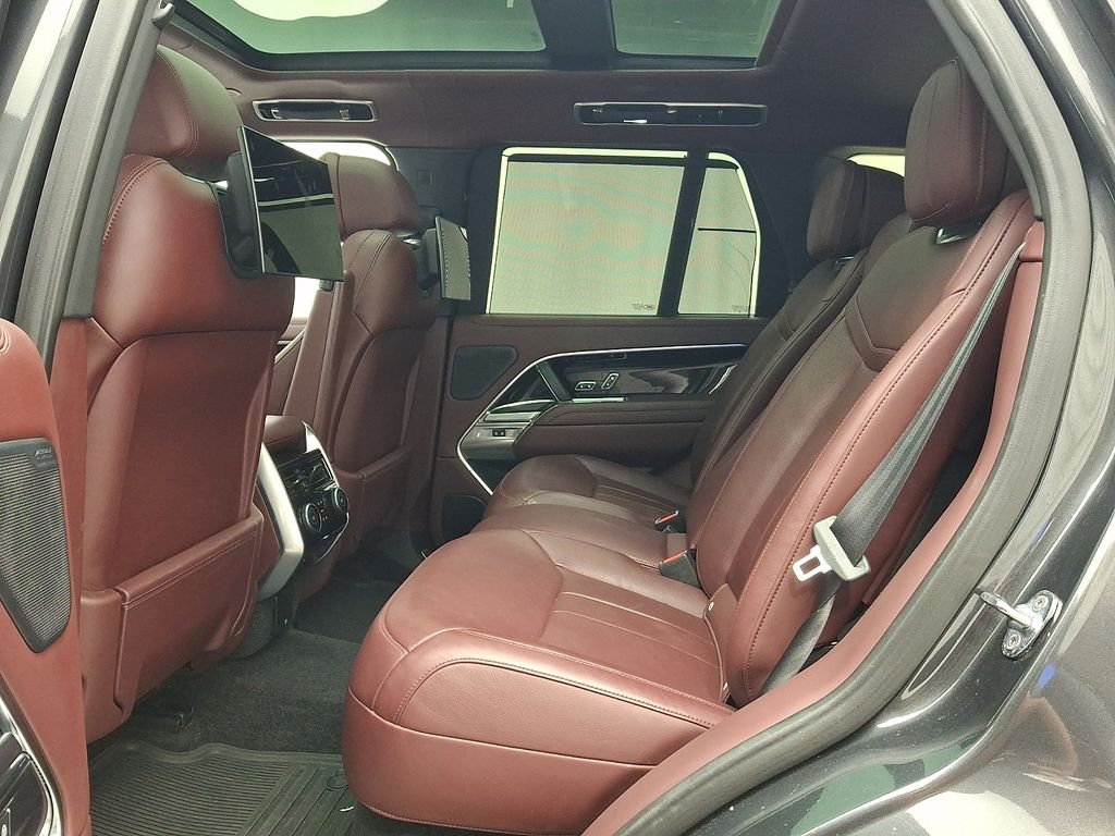 Used 2023  Land Rover Autobiography image 10