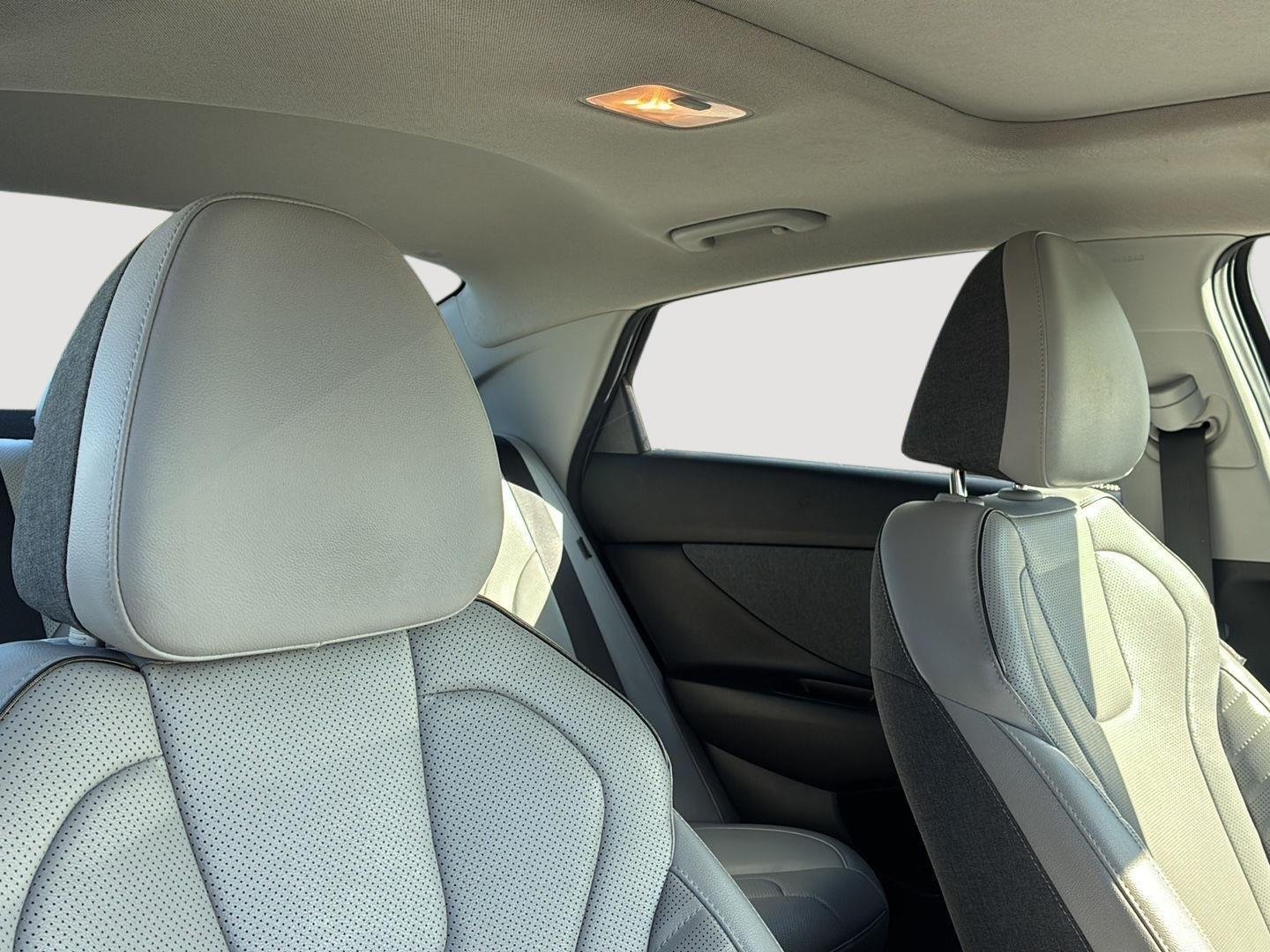 Used 2024 Abyss Black Hyundai Limited image 11