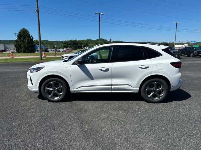 Used 2023 Oxford White Ford ST-Line image 2