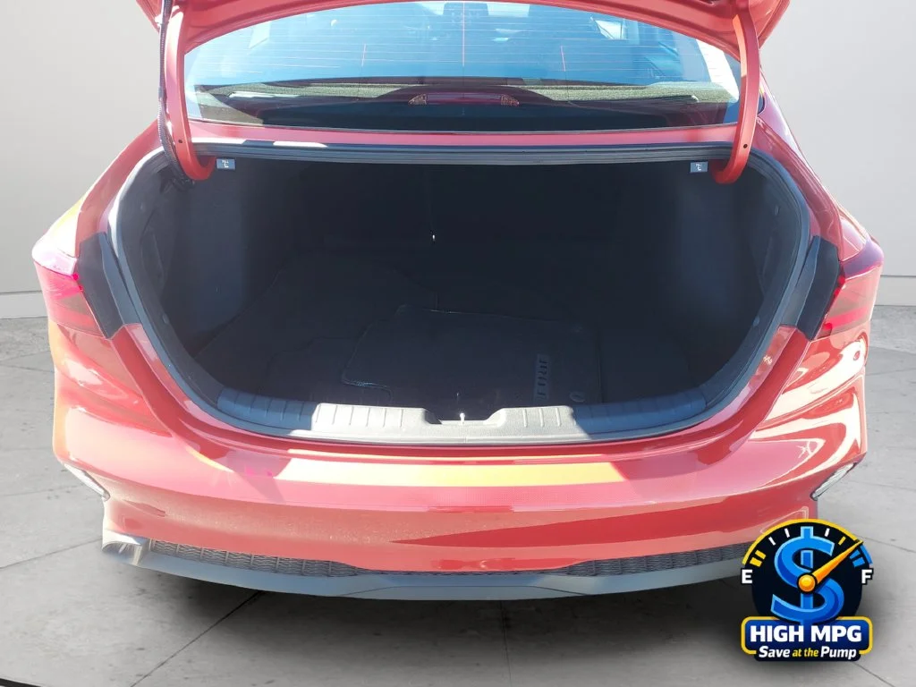 Used 2023 Red Kia LXS image 31