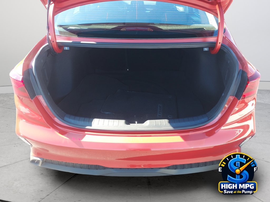Used 2023 Red Kia LXS image 31
