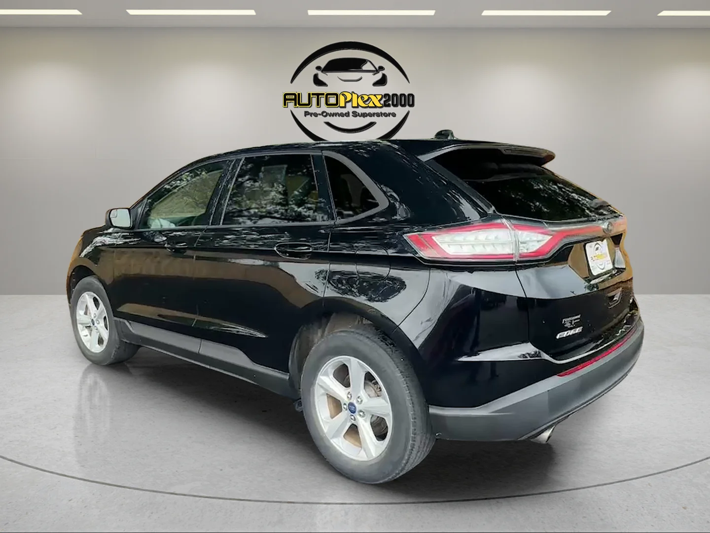 Used 2018 Black Ford SE image 5