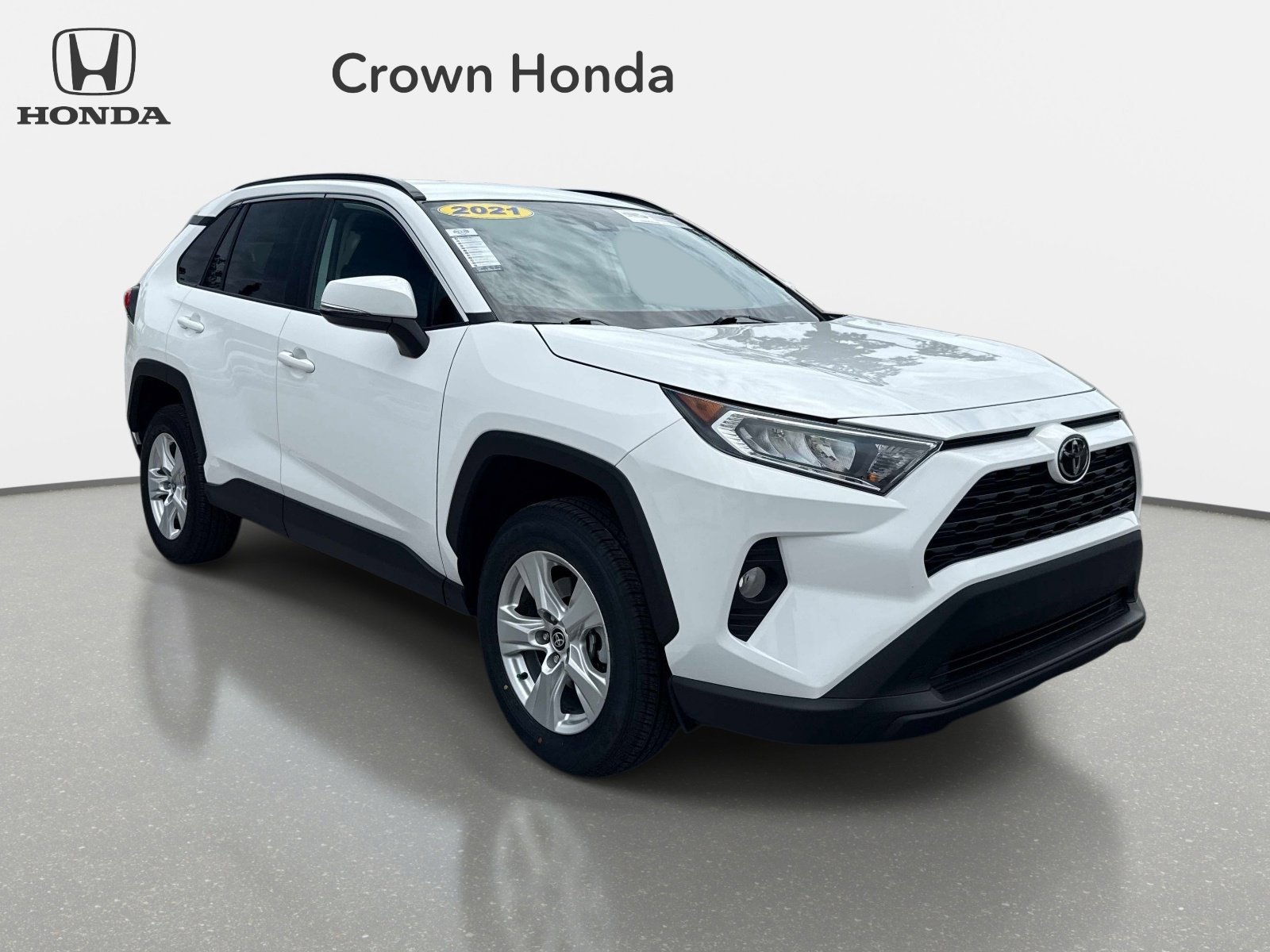 Used 2021 Super White Toyota XLE image 6