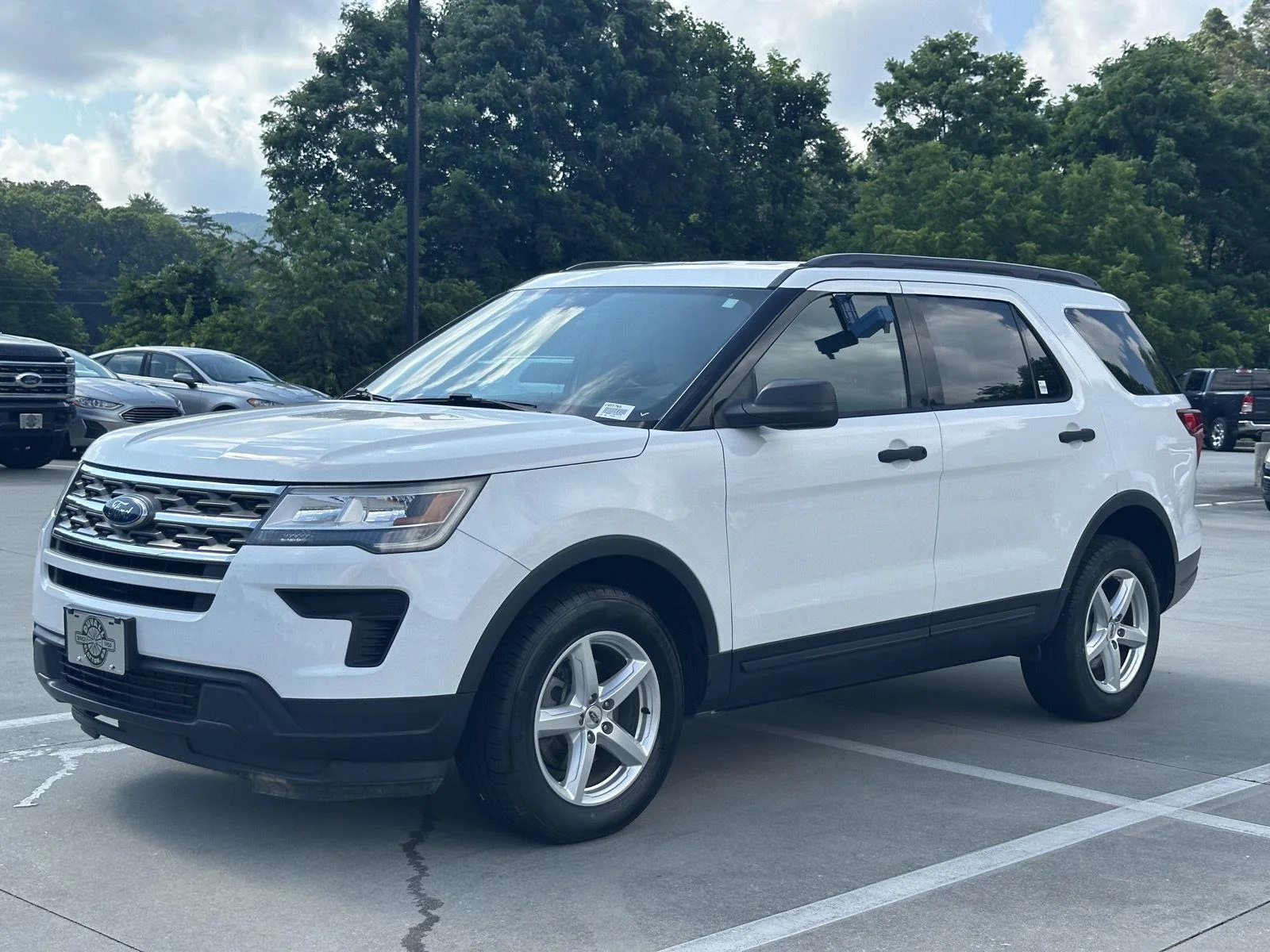 Used 2018 Oxford White Ford Base image 3