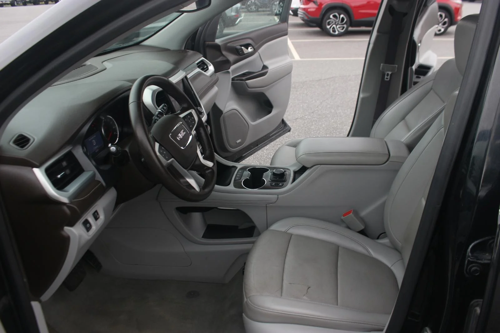 Used 2023 Ebony Twilight Metallic GMC SLT image 19