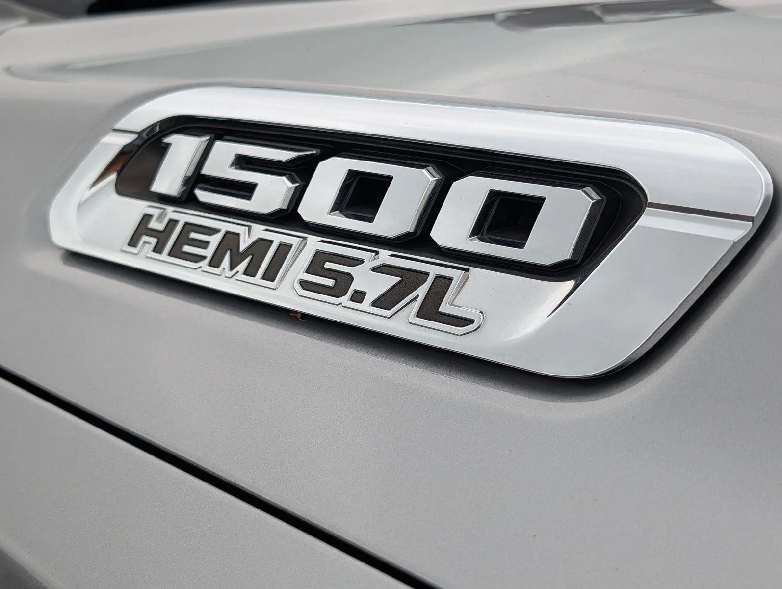 Used 2022 Billet Silver Metallic Clearcoat Ram Limited image 39