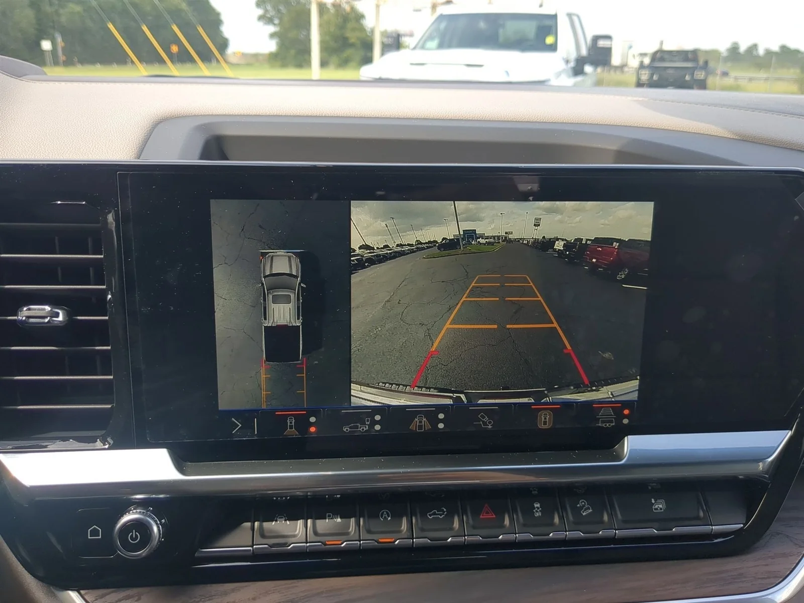 New 2026 Glacier White Tricoat GMC SLT image 39