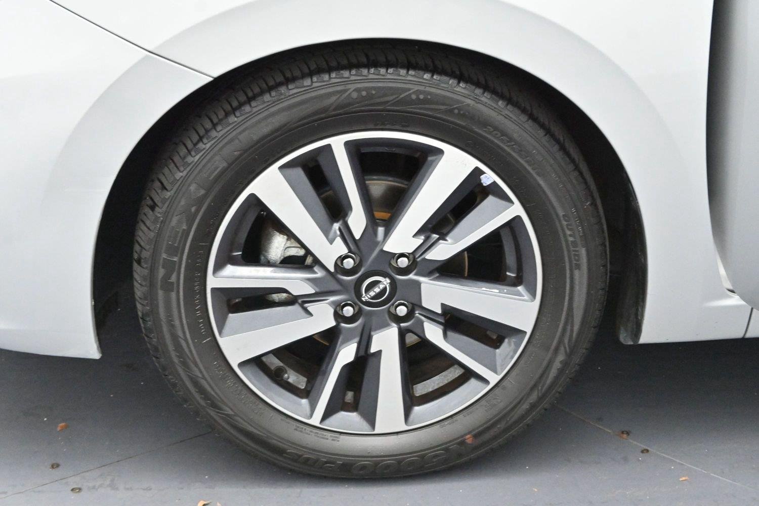 Used 2023 Brilliant Silver Metallic Nissan SV image 32