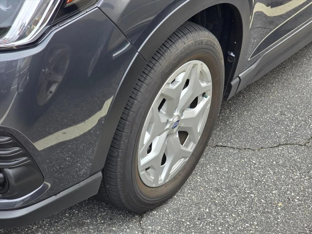 Used 2023 Gray Subaru Base image 17