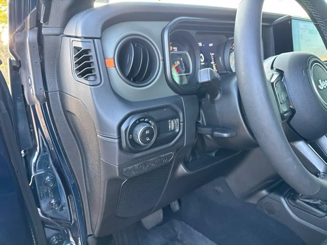 Used 2025 Fathom Blue Pearlcoat Jeep Mojave image 15