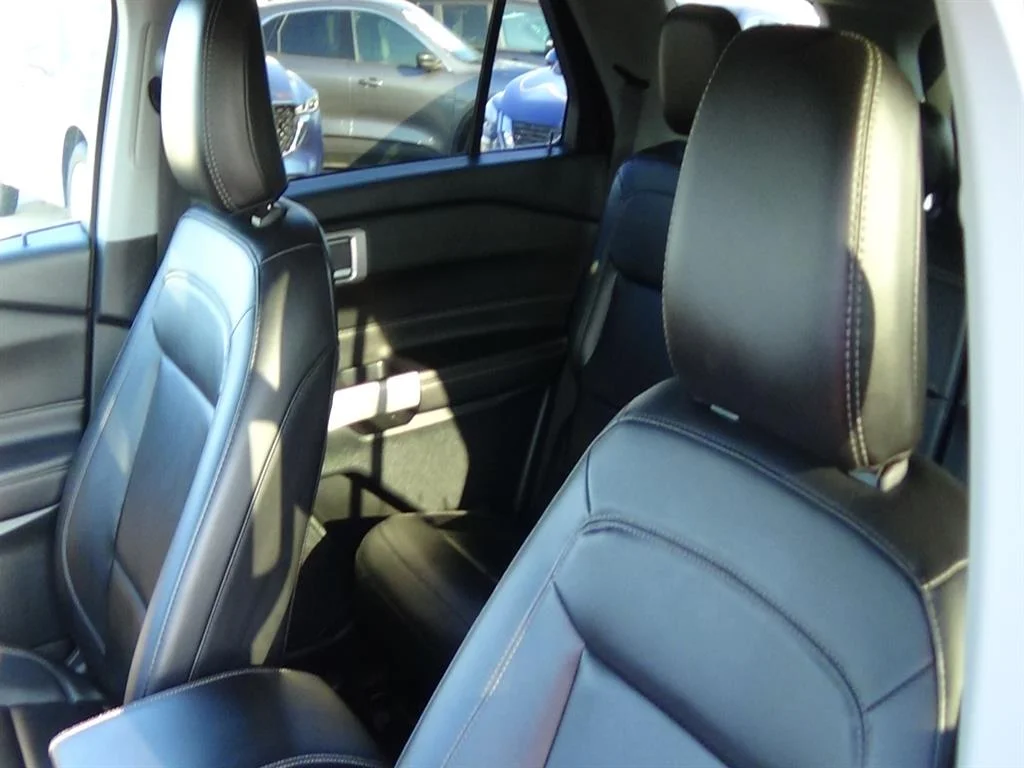 Certified Used 2024 Iconic Silver (js) Ford XLT image 17