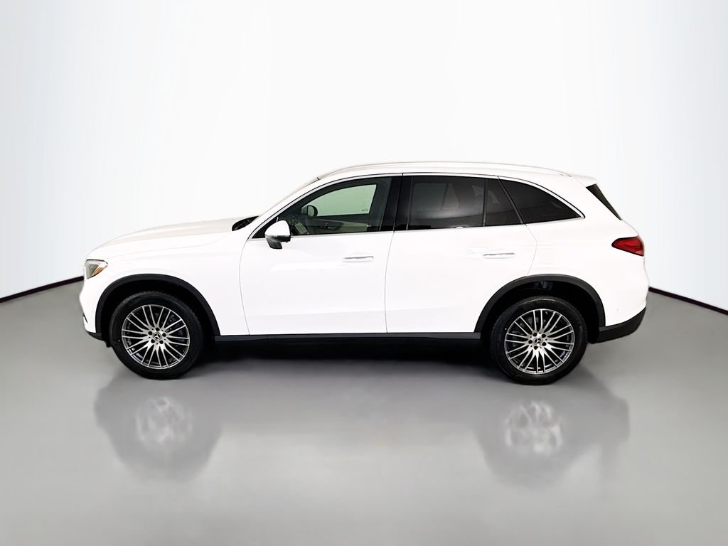 New 2026 Polar White Mercedes-Benz GLC 300 image 2