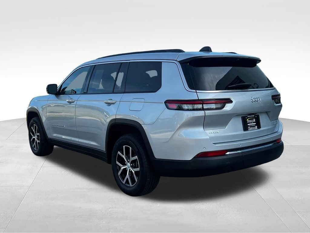 Used 2024 Silver Jeep Limited image 4