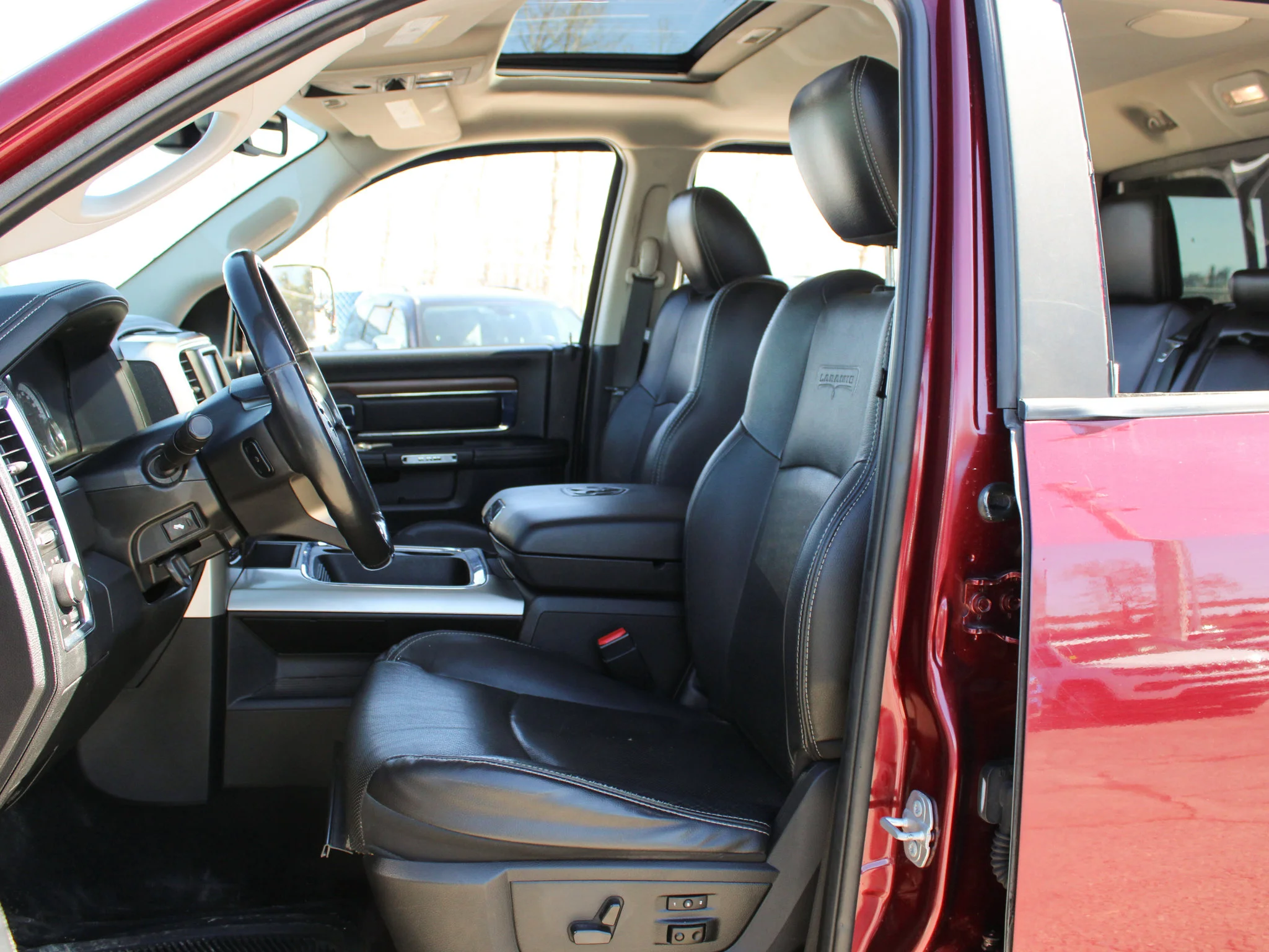 Used 2016 Red RAM Laramie * Mechanic Special | Diesel | Heated/Vented Leather Seats | Canopy | Navigation | Fuel Rims image 2