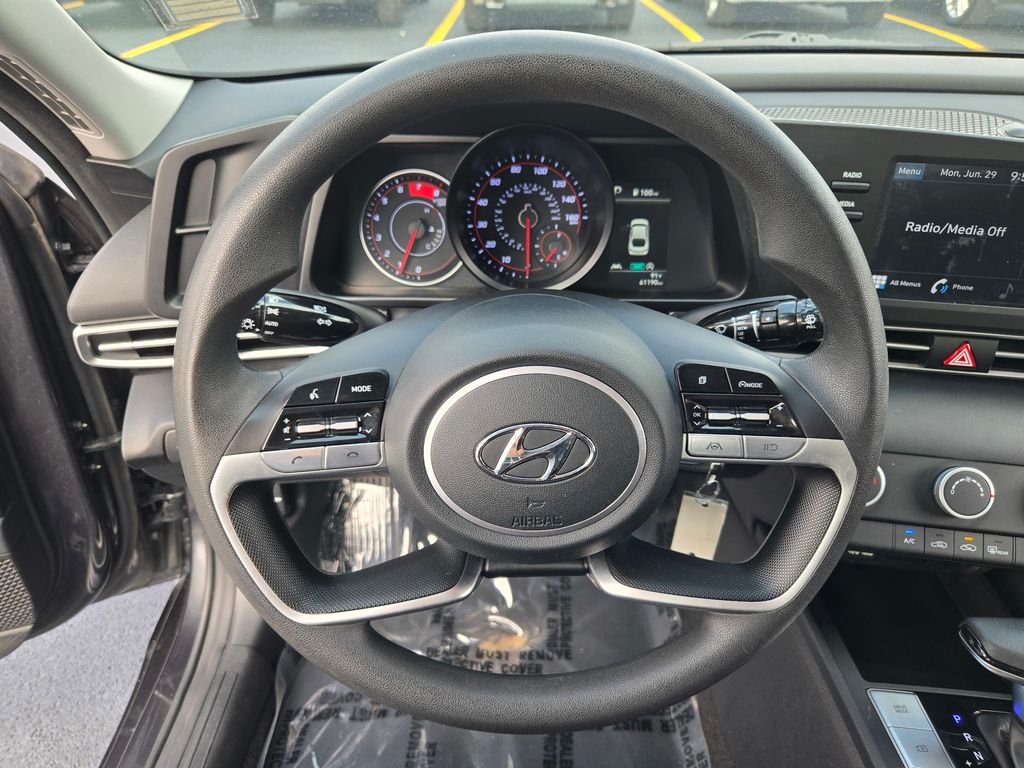 Used 2023 Gray Hyundai SE image 38