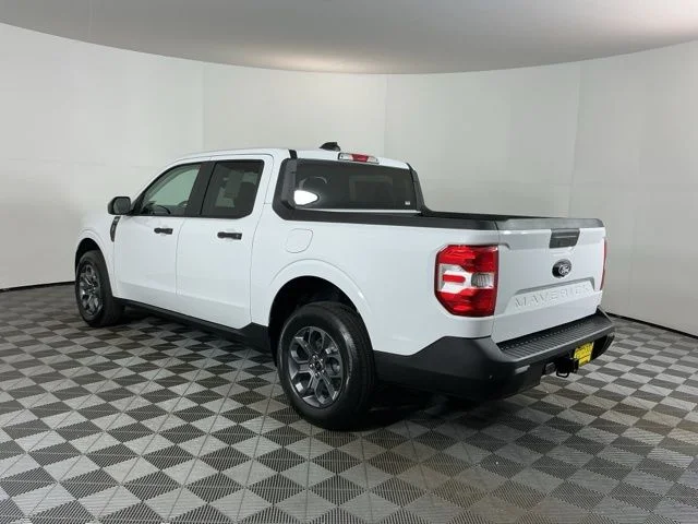 New 2026 Oxford White Ford XLT image 7