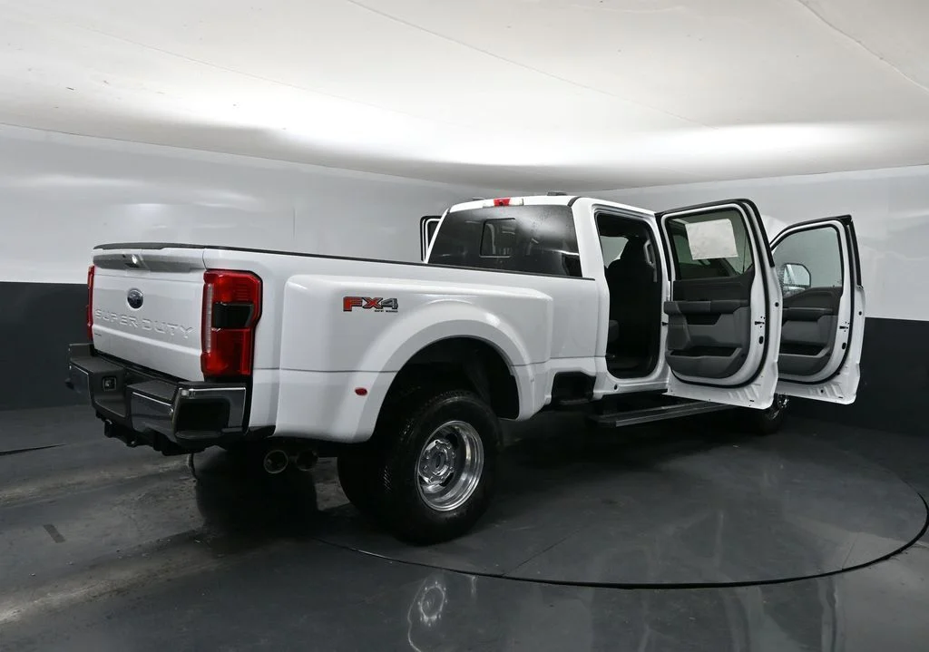 New 2026 Oxford White Ford F-350® XLT image 37
