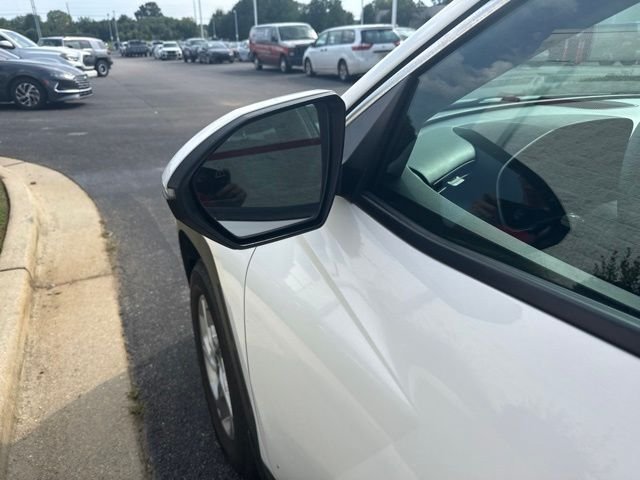 Used 2023 White Hyundai SEL image 21