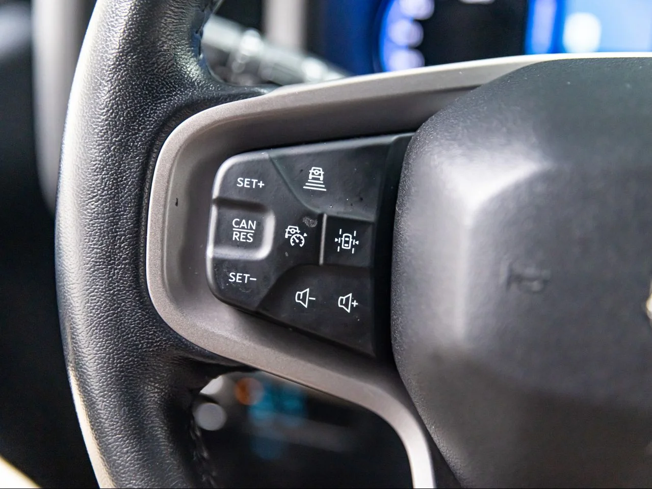Used 2024 Cactus Gray Ford Wildtrak image 22